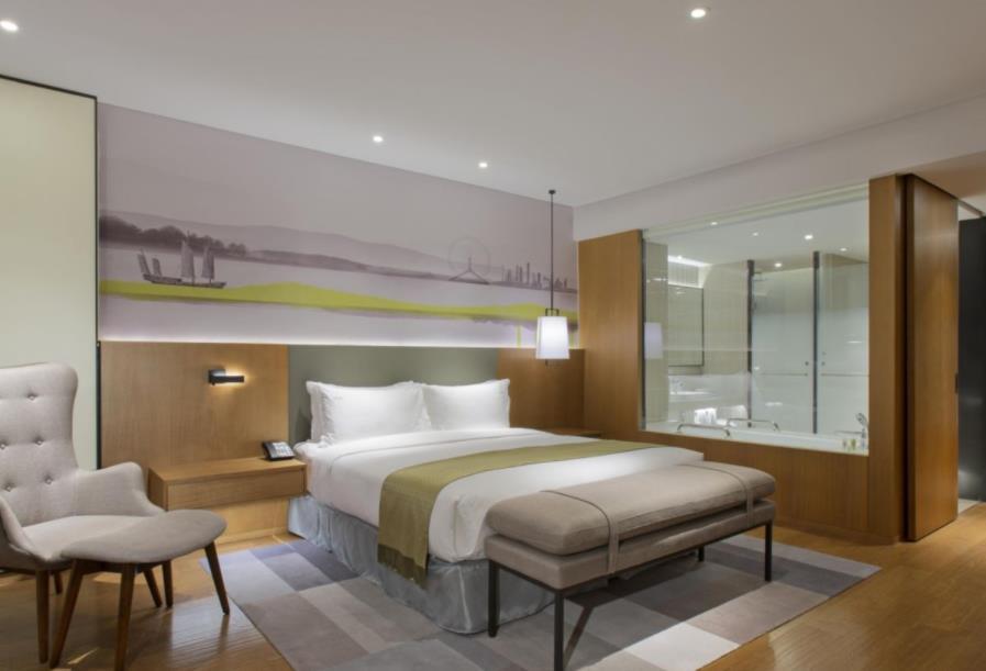 Holiday Inn & Suites Tianjin Downtown By Ihg,Tianjin Drum Tower,Joycity Shopping Mall,Tianjin Ancient Cultural Street,Haihe River,The Porcelain House,Convenient Access To Tianjin Binhai International Airport Esterno foto